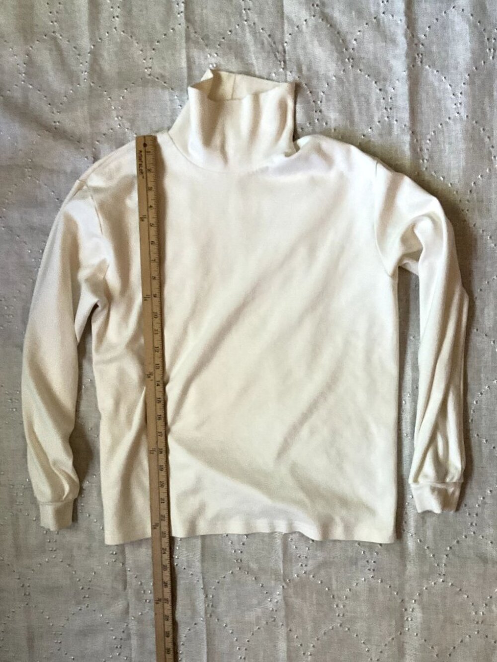 Cascade Blues vintage turtleneck long sleeve top